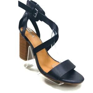 SS1404 EUC Mia Sandals size 8.5M